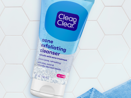 CLEAN & CLEAR acne exfoliating cleanser salicylic acid acne treatment with aloe mint & naturally derived beads غسول البشرة لعلاج الحبوب من كلين اند كلير on Sale